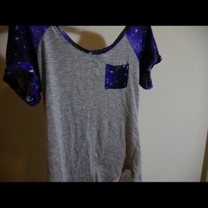 Galaxy / gray shirt